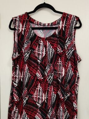 Women’s Sleeveless Printed Tank Top - Dark Red/Black/White